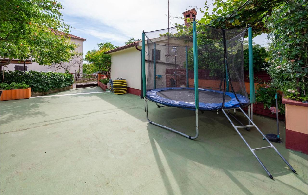 1 Bedroom Amazing Apartment In Peruški 외부 사진