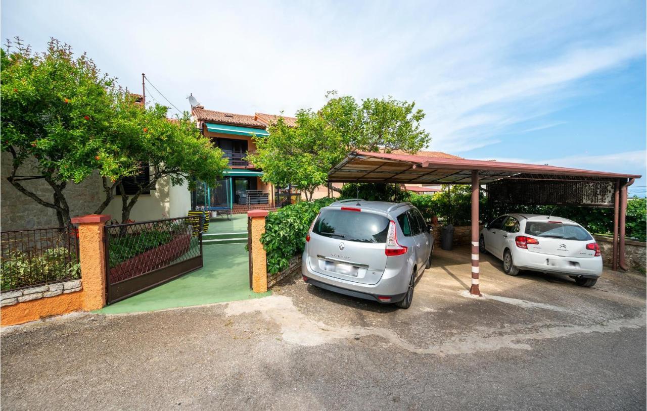 1 Bedroom Amazing Apartment In Peruški 외부 사진