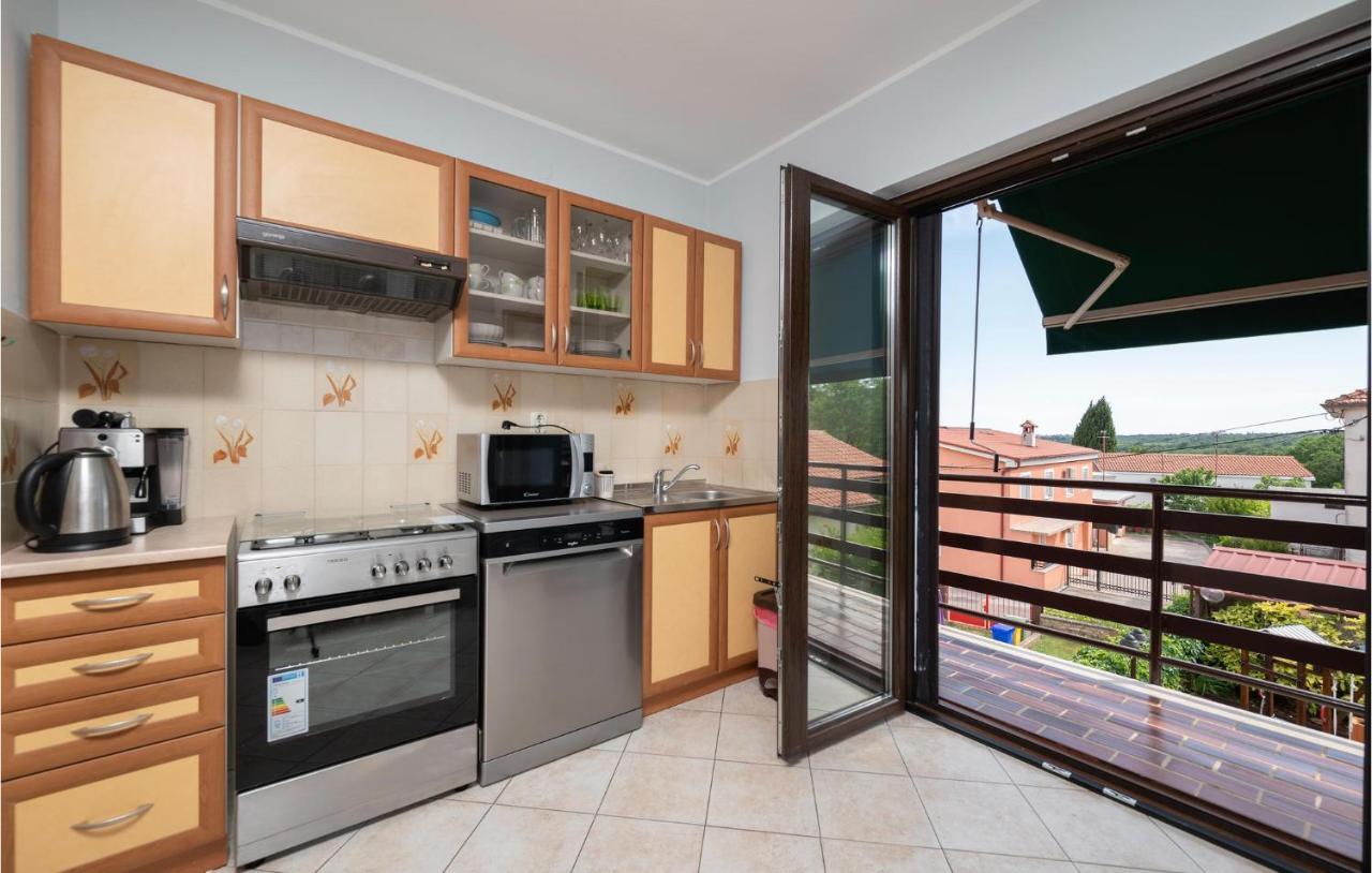 1 Bedroom Amazing Apartment In Peruški 외부 사진