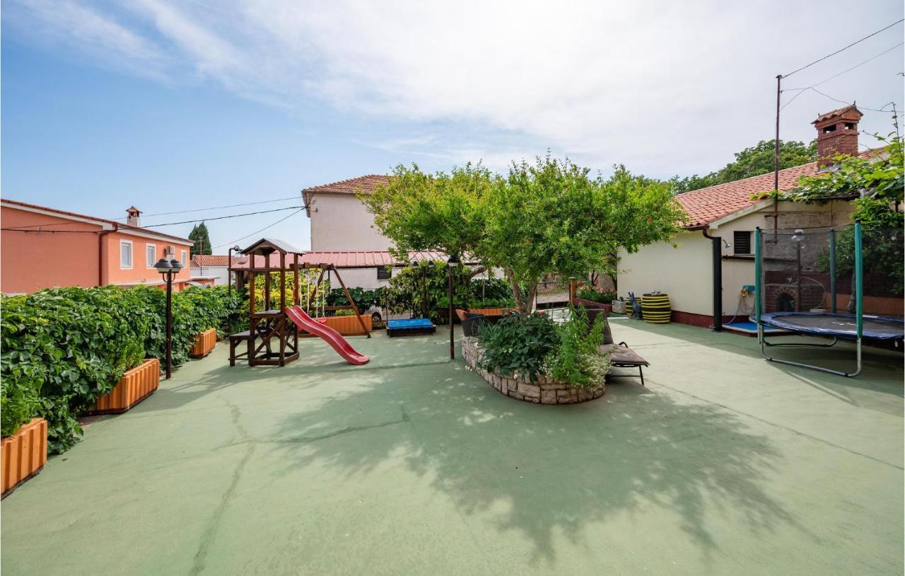 1 Bedroom Amazing Apartment In Peruški 외부 사진