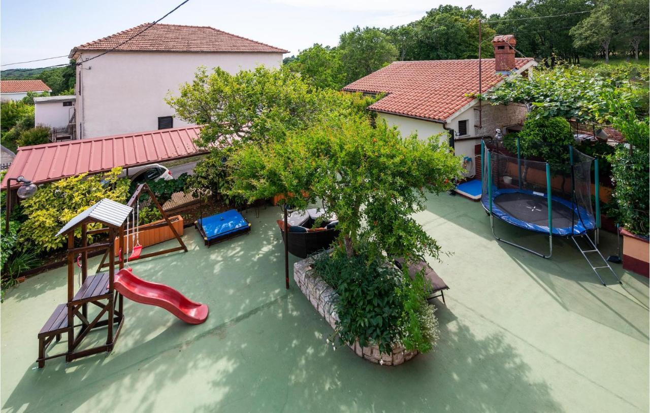 1 Bedroom Amazing Apartment In Peruški 외부 사진