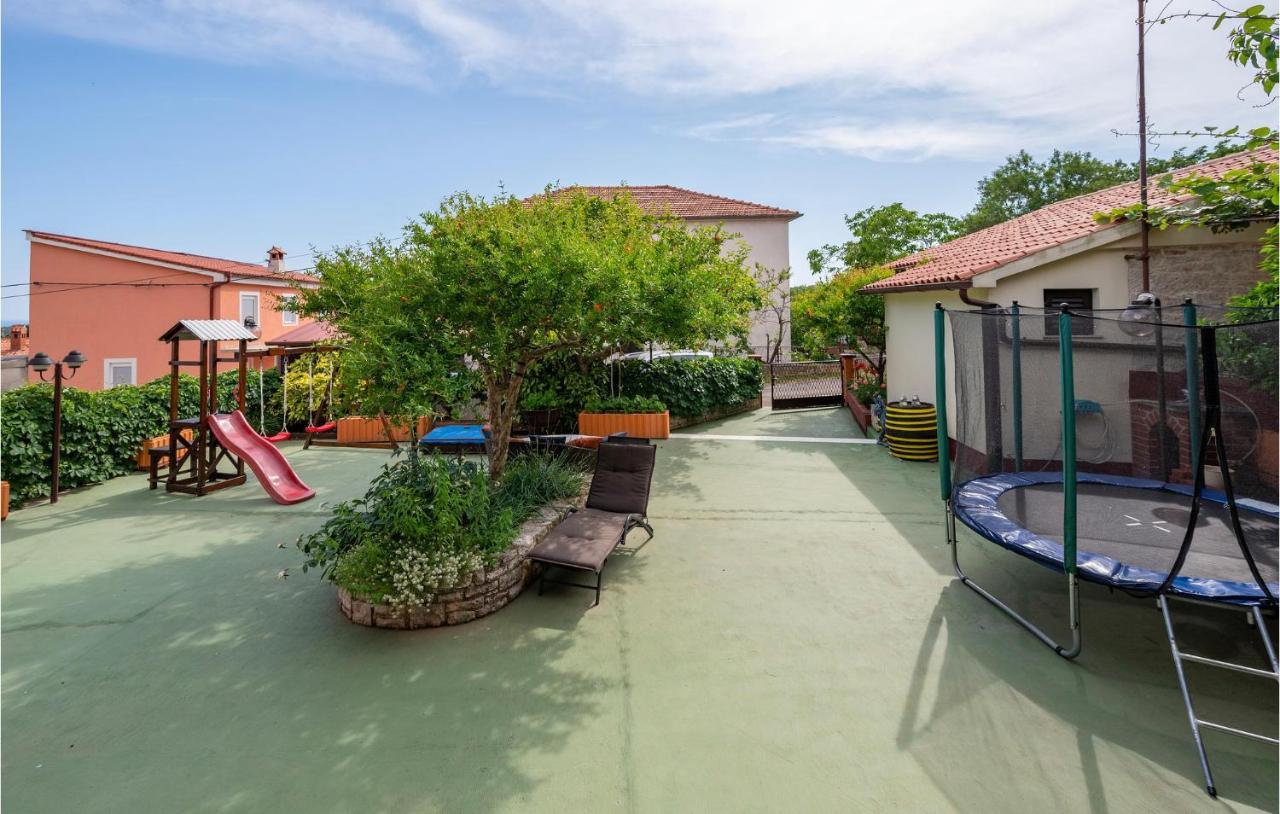 1 Bedroom Amazing Apartment In Peruški 외부 사진