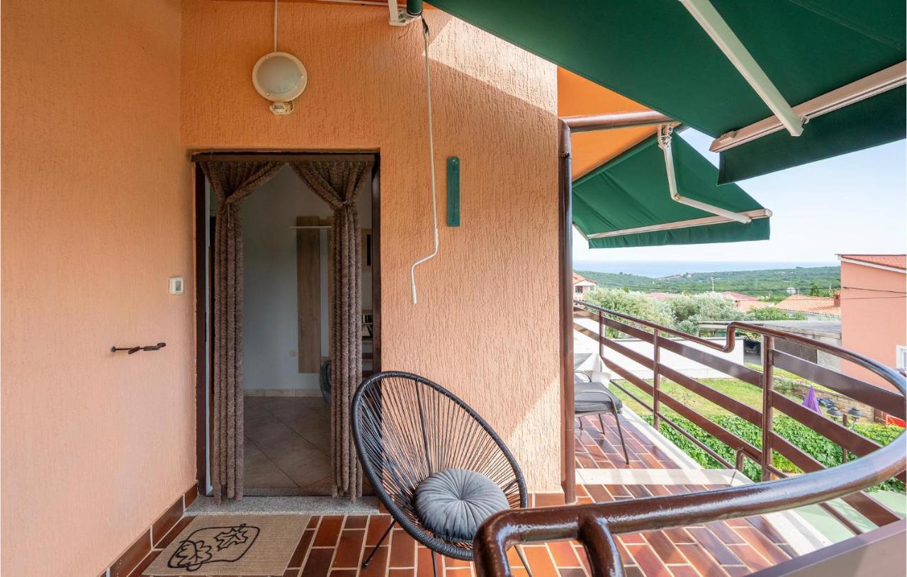1 Bedroom Amazing Apartment In Peruški 외부 사진