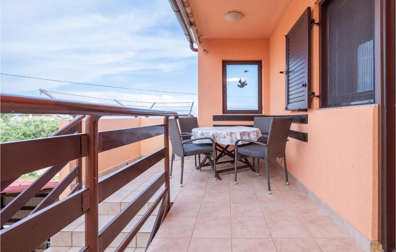 1 Bedroom Amazing Apartment In Peruški 외부 사진